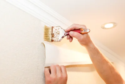 Pose de papier peint au Castelet — revêtements muraux et toiles de verre